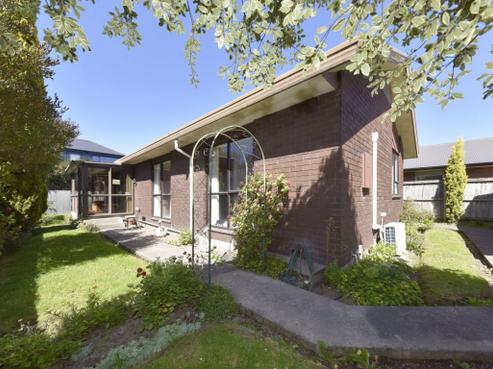 2/16B Ward Street, Addington