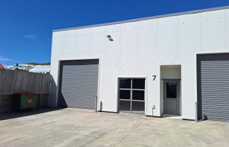 Modern Workshop / Warehouse