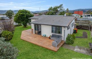52 Mazengarb Road, Paraparaumu Beach