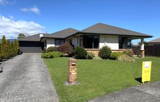 8 Harkness Place, Westport