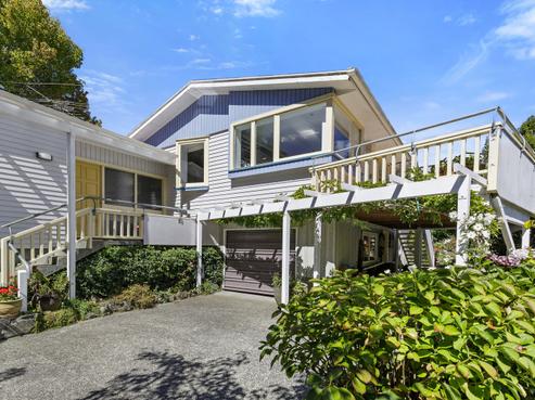 16 Fendalton Crescent, Pinehaven