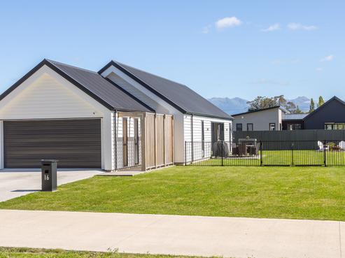 16 Ross Taylor, Upper Plain