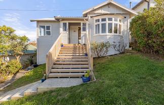 42 Tirangi Road, Rongotai