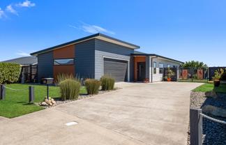 10 Ash Close Levin, Levin