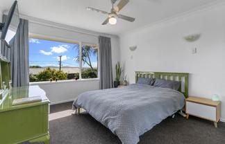 1B De Val Drive, New Lynn