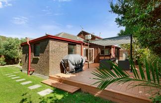 42 McEnroe Grove, Naenae