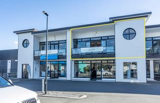 Inviting Level 1 Tenancy in Ferrymead's Heart