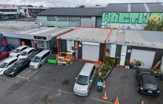 Functional industrial unit - Saleyards Road
