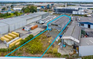 Heavy Industrial Powerhouse - Gantry Cranes & Yard