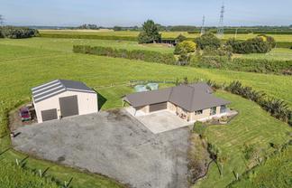 406 Flora Road East, MAKAREWA