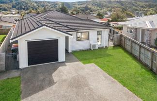 13 Henrietta Maxwell Grove, Wainuiomata