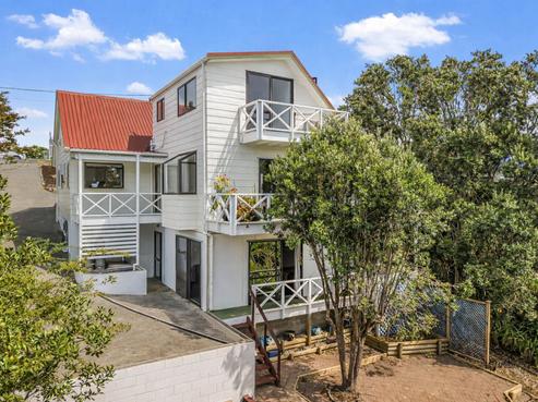 11 Moffat Road, Red Beach