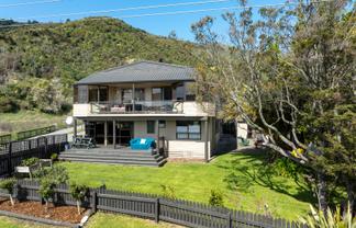 318 Waikawa Road, Waikawa