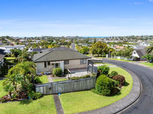 38A Albatross Road, Red Beach