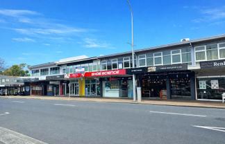BRIGHT TAKAPUNA OFFICE 102M²
