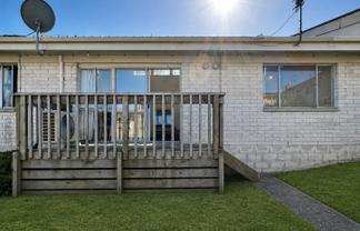 2/33 Grassways Avenue, Pakuranga