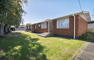 2/112 Roy Street, Palmerston North