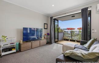 3/7 Uku Lane, Hobsonville