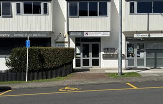 120sqm premium corner office – Howick central