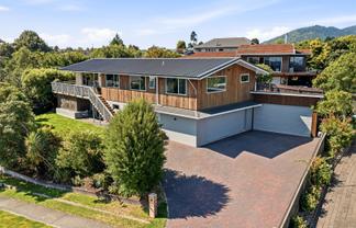 15 Beachman Grove, Hilltop