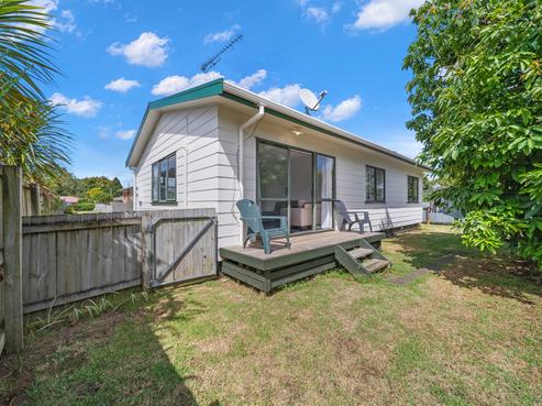 2/8 Freyberg Crescent, Pukekohe