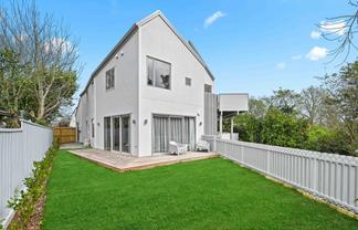 24E Pickering Crescent, Chedworth