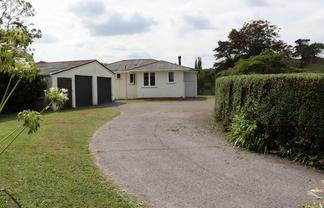 277 Gordon Road, Toko