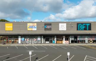 Retail Opportunity in busy Constellation Drive
