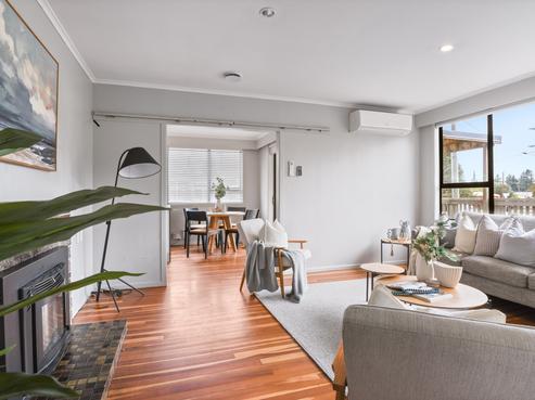 79 Sunset Road, Mangakakahi