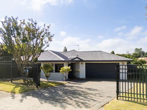 51 Sunnyhills Avenue, Glenview