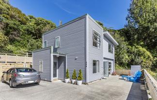 24A Kellsmere Crescent, Island Bay