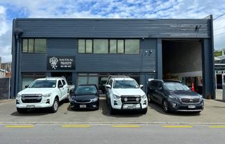 Solid Warehouse with Offices and Mezzanine