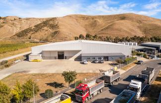 High-Stud Warehouse on 1.2497ha Section