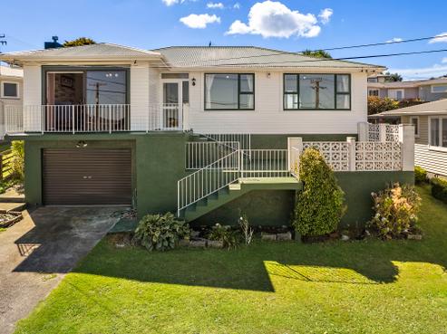 22 Cotswold Crescent, Newlands