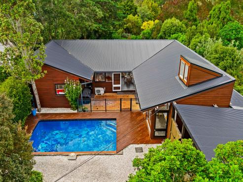 279 Royal Road, Massey
