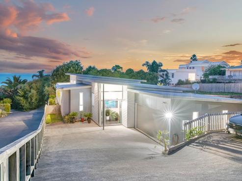 1037 Whangaparaoa Road, Tindalls Beach