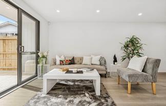 2/14  Freyberg Place, Howick