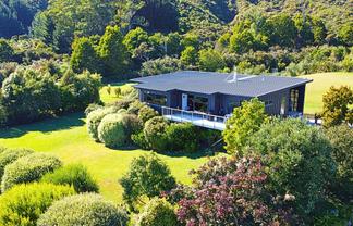 53 Nyhane Drive, Takaka