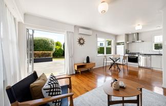 749B River Road, Chartwell