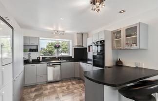 1 Flaxgrove Place, Parklands