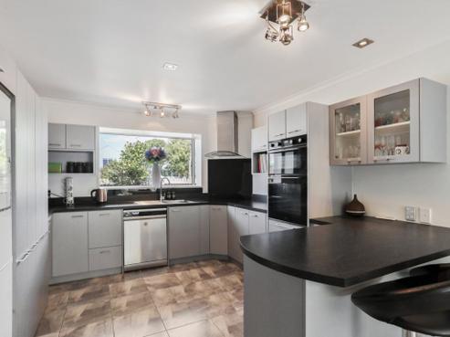 1 Flaxgrove Place, Parklands