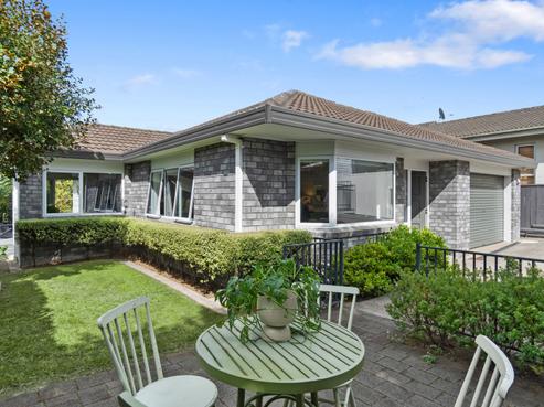 2/19 Clarke Road, Onehunga