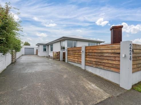 224 Conyers Street, Strathern