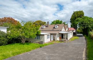 1220 New North Road, Mount Albert