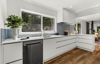 14 Priestley Road, Bluff Hill