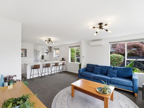 2/17B Prestons Road, Redwood