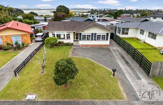 22 Allington Road, Massey