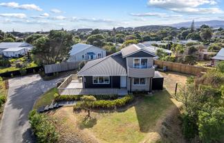 16A Karaka Street, Otaki Beach