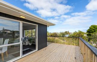 16A Karaka Street, Otaki Beach