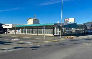 Versatile High Profile Corner Site